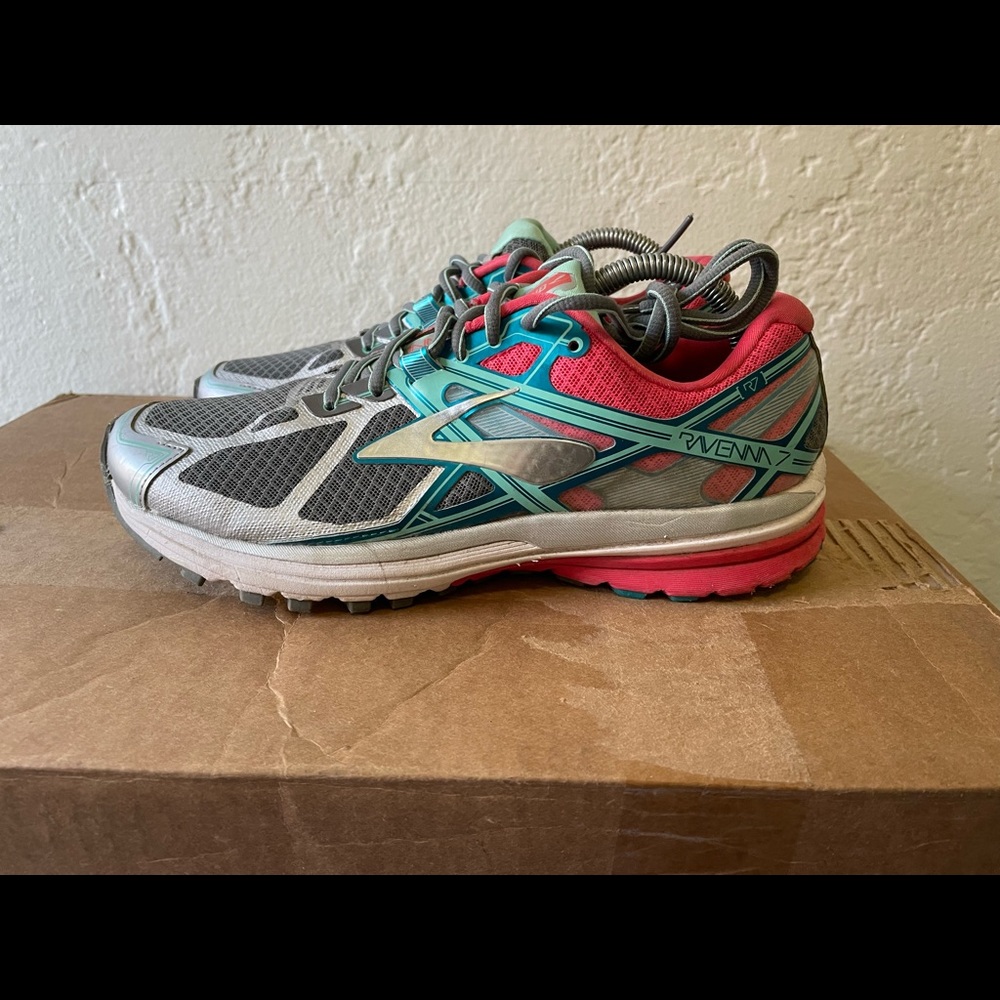 Brooks Ravenna 7 womens shoes
